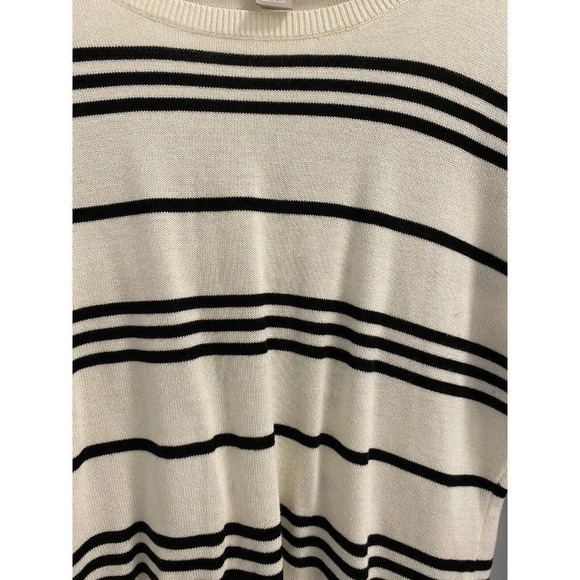 BANANA REPUBLIC WOMEN SWEATER SIZE SMALL OFF WHITE & BLACK GREAT CONDITION - Picture 2 of 6